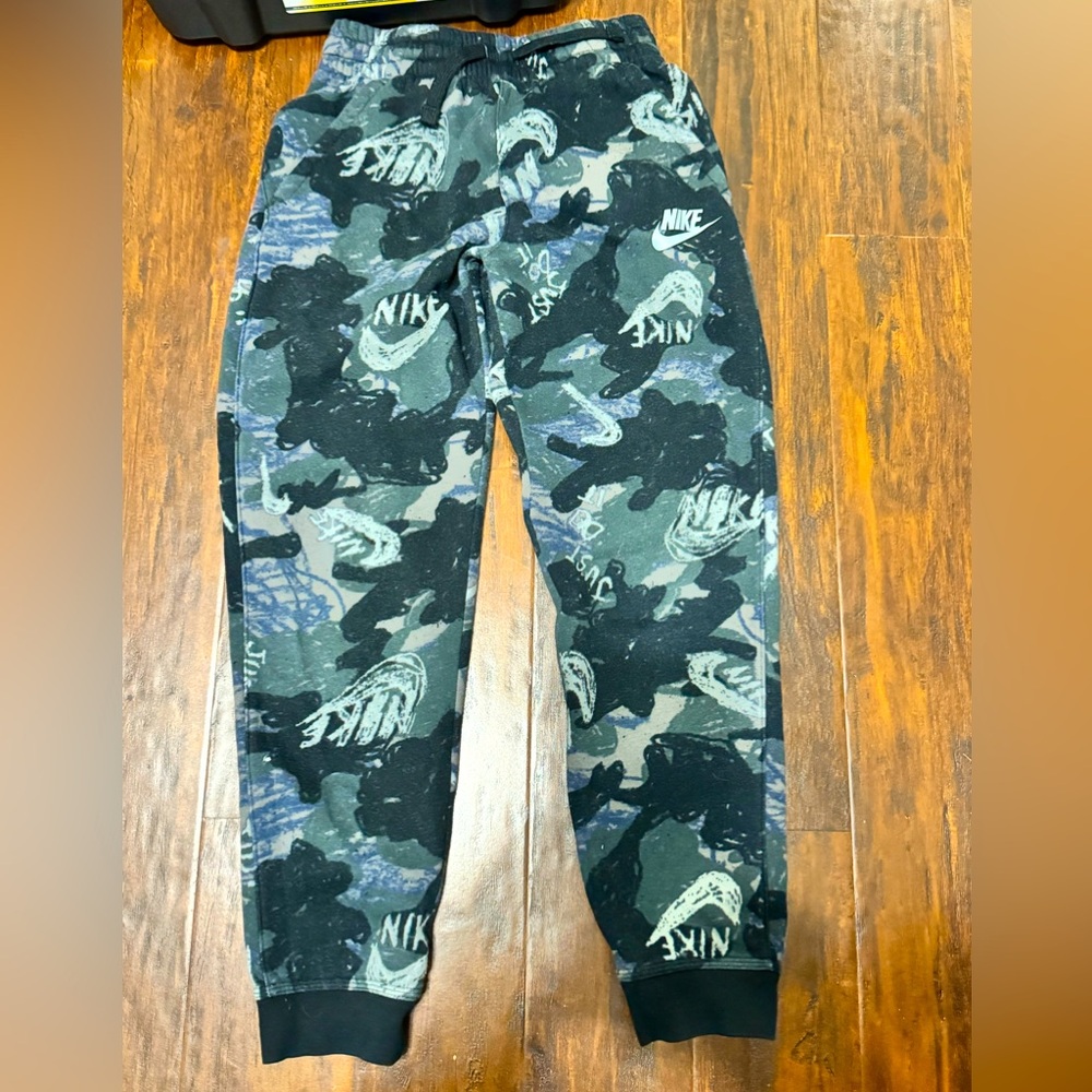 BOYS NIKE SWEATPANTS sz Large - Picture 1 of 1